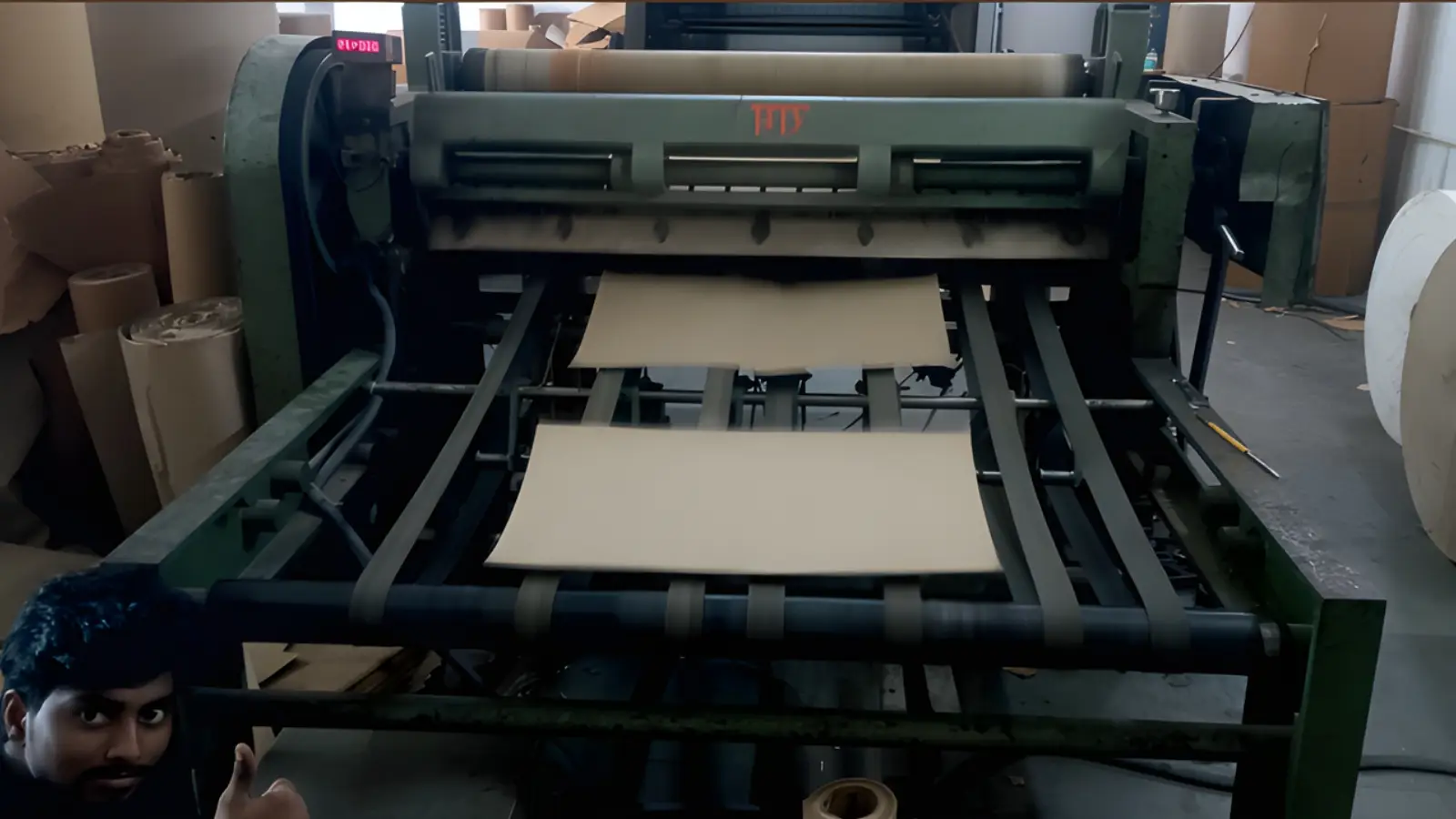 Sheeter 52 inch machine used for precise sheet conversion before printing and finishing